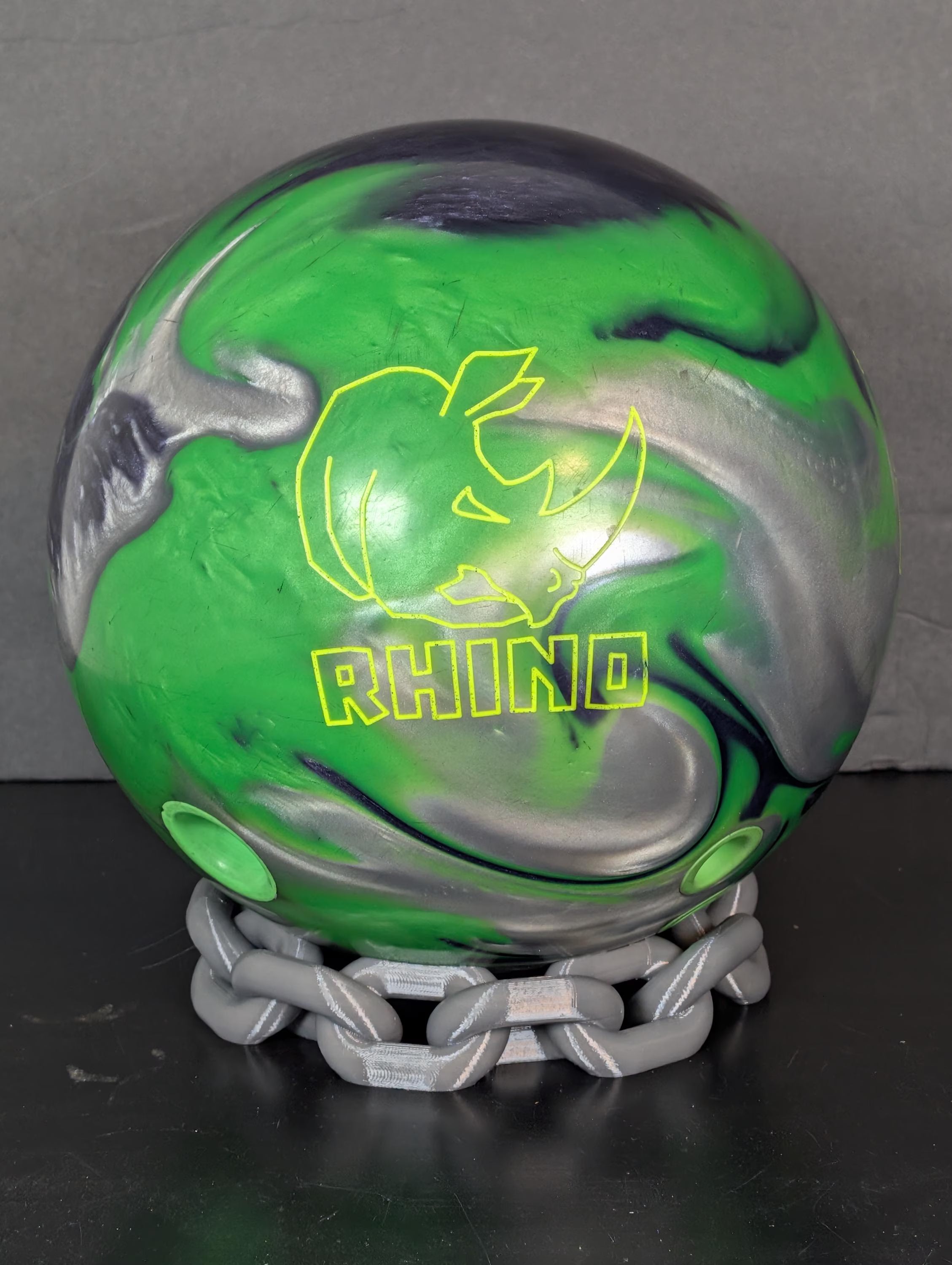 Chain Bowling Ball Display Stand — 3D Printed Holder Built for Bowlers